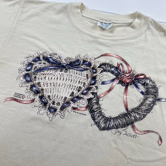 Activewear Vintage Quilted Hearts Gay Talbott Graphic T-Shirt Women’s SZ Medium - Picture 3 of 5
